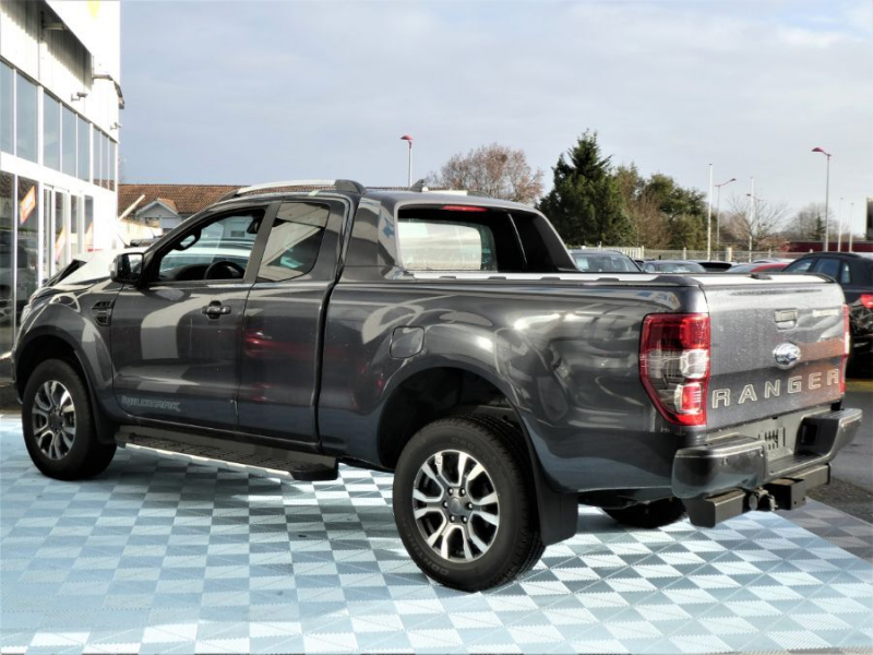 Gris basalte ford